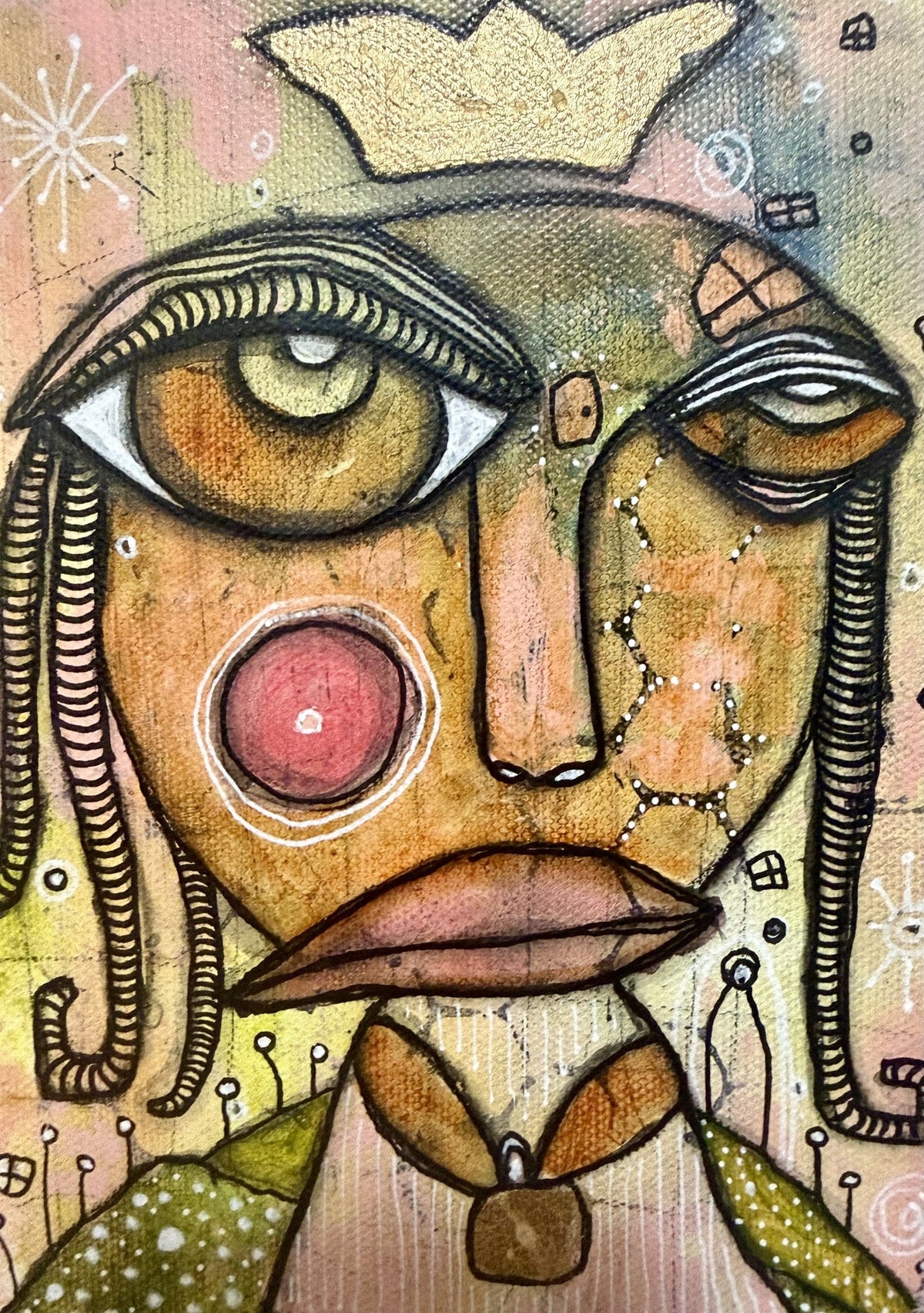 Close-up detail of the crowned face showing striped hair tendrils, hidden patterns, and dotted freckles.