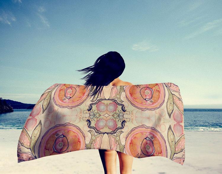 Bath Towel &#39;Looking In&#39;